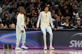 易建联在训练营演讲：别怕苦 在球场上流过的汗 永远不会骗人nba吧